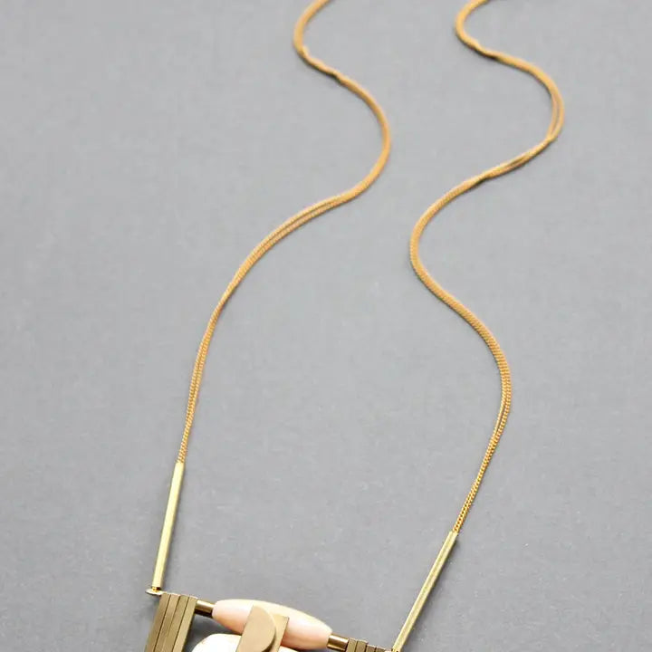 Artdeco Pink and White Pendant Necklace